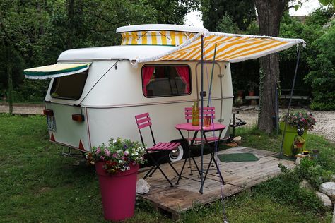 Eriba Puck, Glamping Trailer, Travel Camper, Caravan Makeover, Go Glamping, Vintage Caravan, Small Campers, Vintage Caravans, Outdoor Survival