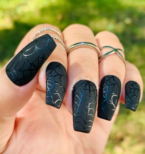 Spooky Halloween Nails, Nail Art Halloween, Nails Halloween, Nail Swag, Black Spider, Halloween Nail Designs, Halloween Nail Art, Stick On Nails, Nail Arts