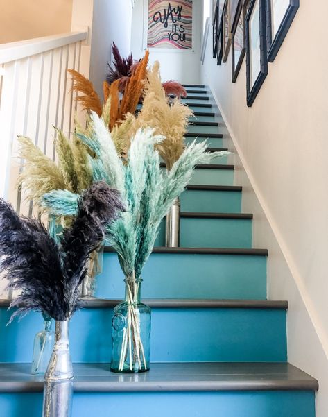 Bohemian Style Party, Flower Decor Ideas, Plants Living Room, Home Flower Decor, Outdoor Baby Shower, Pampas Grass Decor, Pots And Planters, Decor Flowers, Plant Decor Indoor