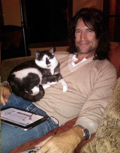 Tommy and his Cat Zee 10-9-2014 Pet The Cat, Banda Kiss, Tommy Thayer, Vinnie Vincent, Kiss Members, Eric Carr, Kiss Army, Kiss Pictures, The Libertines