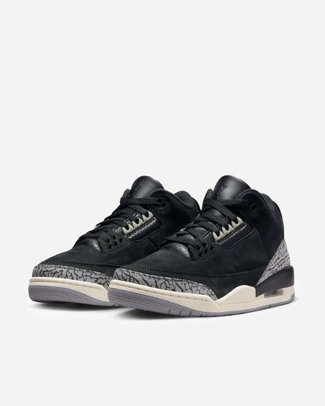 👟 Model Name: Jordan Brand Air Jordan 3 Retro 'Off Noir' 📏 Sizes: EU 38-39 🌟 New Price: €137 💥 Old Price: €210 👉 https://nakedcph.com/products/jordan-brand-air-jordan-3-retro-off-noir-ck9246-001 #Sneakers #Sneakerhead #SneakerAddict #SneakerSale #Nike #SneakerLife #nakedcph #SneakerGame #SneakerCollection #Nike #Jordan #salomon #sale Jordan Shop, Clarks Wallabees, Jordan 3 Retro, Black Cement, Air Jordan 3 Retro, Air Jordan Sneakers, Jordan Sneakers, Sneakers Addict, Nike Shox