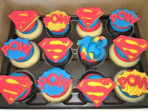 Superman Cupcakes, Superman Ice Cream, Superman Theme, Ice Cream Cupcakes, Cake Kids, Cupcake Ideas, Birthday Cake Kids, Bday Ideas, Castiel