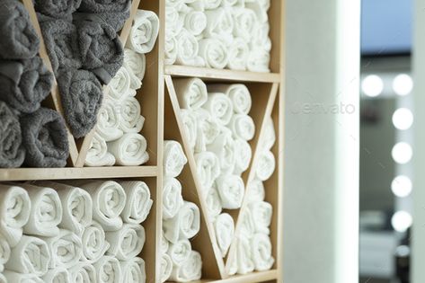 Towel Storage Salon, Salon Suite Towel Storage, Salon Towel Storage Ideas Shelves, Towel Shelf Ideas, Hair Salon Towel Storage Ideas, Spa Towels Display, Salon Towel Storage, Salon Towel Storage Ideas, Linen Uniform