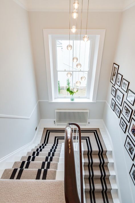 Stairway Lighting Ideas, Victorian Hallway, Stairway Lighting, Hallway Inspiration, Staircase Remodel, Hallway Designs, Hal Decor, Painted Stairs, Foyer Decorating