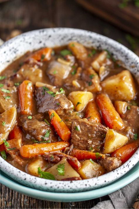 Irish Lamb Stew, Irish Stew Recipe, Beer Sauce, Guinness Stew, Lamb Stew Recipes, Lamb Gyros, Irish Beef Stew, Recipe Slow Cooker, Dinner Then Dessert