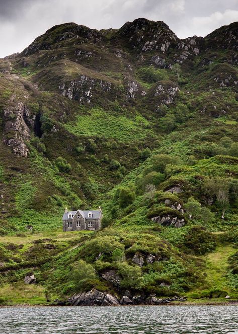 Scottish Island Cottage, Old Scottish House, House In Scotland, Scottish Highlands House, Homes In Scotland, Scottish Island Aesthetic, Houses In Scotland, Old Scotland Aesthetic, Old Norse Aesthetic