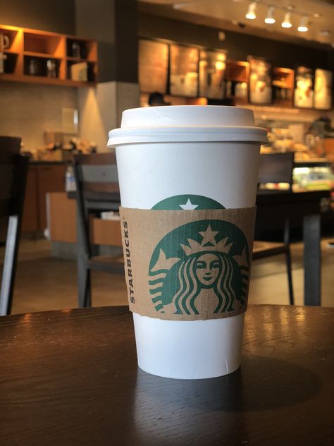 Coffee Cup Starbucks, Cafe Aesthetic Starbucks, Starbucks Coffee Pictures, Starbuck Aestethic, Starbucks Story Instagram, Cafe Starbucks Aesthetic, Starbucks Cafe Aesthetic, Foto Starbucks, Starbucks Snap