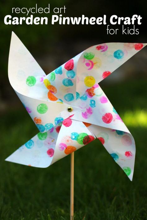 Easy 10-Minute Crafts for Kids Pinwheel Craft, Recycled Artwork, Garden Crafts For Kids, June Crafts, Recycled Art, Kew Gardens, Craft For Kids, Fun Crafts For Kids, Easy Crafts For Kids