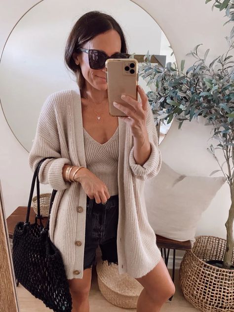 California Spring Outfits, Neutral Wardrobe Capsule, Earth Tones Outfit, Family Dinner Outfit, Cardigan Outfit Summer, California Style Outfits, Postpartum Fashion, Wardrobe Minimalist, It's Tuesday