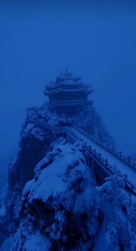 Laojun Mountain, Mountain S, Vacation Locations, Ancient China, Dream Vacations, Places To Go, Temple, Architecture, Blue