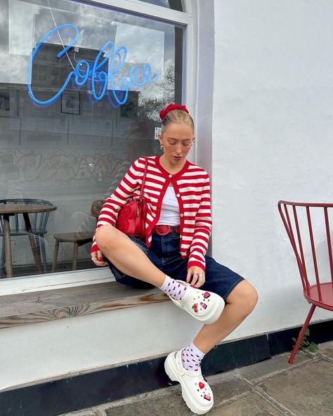 the sun is finally here which only means one thing…my @crocseurope are out 🍓♥️💋 from @schuh 🫶🏻 #wewearschuh #schuh #crocs ad | Instagram Colorful Crocs Outfits, Crocks Outfits, Crocs Outfit Aesthetic, Outfit With Crocs, Platform Crocs Outfits, Outfits To Wear With Crocs, Crocs Outfit Summer, White Crocs Outfit, Crocs Aesthetic Outfit