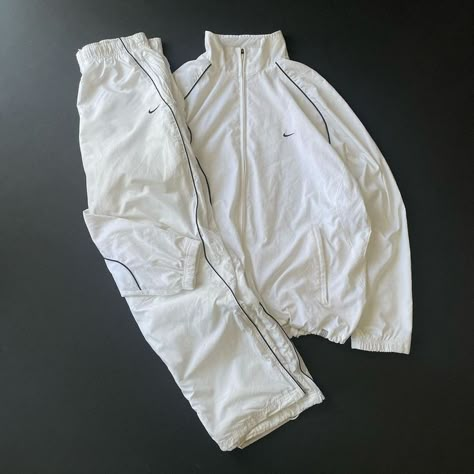 Vintage Tracksuit Outfit, Lebanon Outfits, Nike Tracksuits, Y2k Tracksuit, Track Suits Women, Nike Trackpants, Vintage Tracksuit, White Tracksuit, Tracksuit Outfit