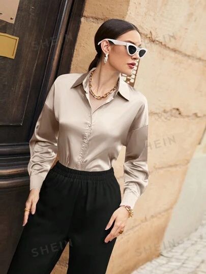 Collage Clothes, Satin Outfit, Beige Outfit, Outfit Mujer, Plain Shirt, Satin Blouses, Style Noir, Womens Long Sleeve Shirts, Plain Shirts