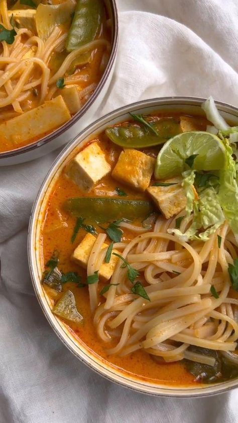 Vegan Curry Noodle Soup, Tofu Soup Recipes Healthy, Vegan Tofu Soup, Cozy Things To Do, Healthy Food Ideas Lunch, Healthy Lunch Soup, Tofu Noodle Recipes, Dinner Recipes Tofu, Tofu Soup Recipes