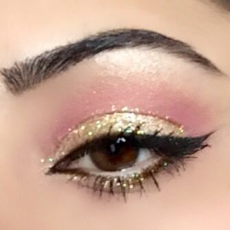 Golden And Pink Eye Makeup, Light Pink And Gold Eyeshadow, Pink And Gold Formal Dress, Golden Pink Eye Makeup, Gold And Pink Eye Makeup, Mascarade Ball Makeup, Pink Gold Makeup Looks, Light Pink And Gold Makeup, Gold And Pink Makeup Looks