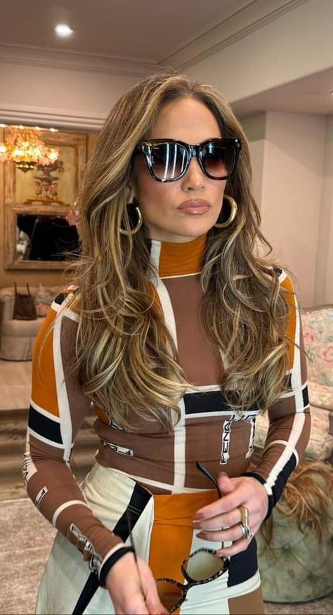 Jlo Hair, Jennifer Lopez Hair, Michelle Pfeiffer, Trending Sunglasses, Long Wavy Hair, Trending Hairstyles, Sarah Jessica Parker, Jennifer Lopez, Knit Dress