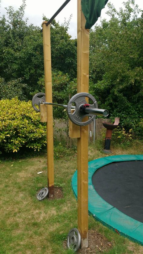 Outdoor Squat Rack, Diy Pullup Bar, Backyard Gym Diy, Squat Rack Diy, Diy Squat Rack, Outdoor Pull Up Bar, Diy Pull Up Bar, Homemade Gym Equipment, Squat With Bar