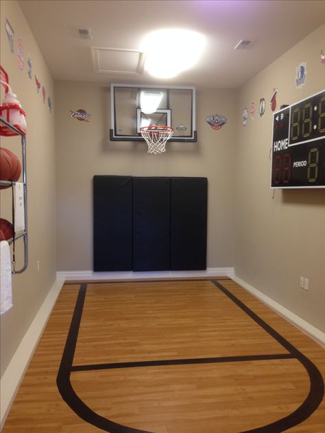 Basement Basketball Court, Fun Living Room, Sneakerhead Room, Basketball Room, Indoor Basketball Court, Indoor Basketball, Bedroom Updates, Basement Makeover, Basement Bar