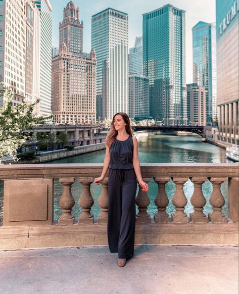 Riverwalk Photoshoot, Chicago Photoshoot, Chicago Instagram, Chicago Riverwalk, Chicago Travel, Chicago Photos, Super Outfit, Chicago City, Wardrobe Tips