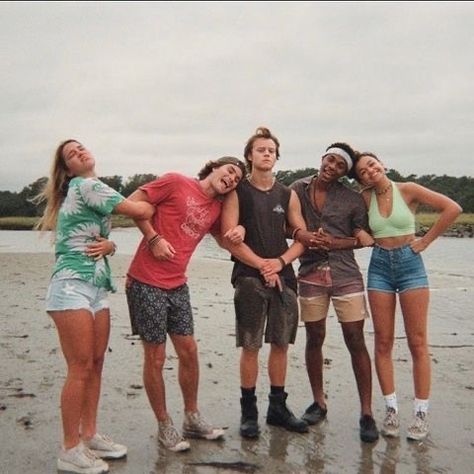 madelyn cline, chase stokes, rudy pankow, jonathan daviss & madison bailey Dr Friends, Obx Photos, Obx Aesthetic, Jj Obx, Obx Cast, Les Pogues, Chase Stokes, Outer Banks Style, Madison Bailey