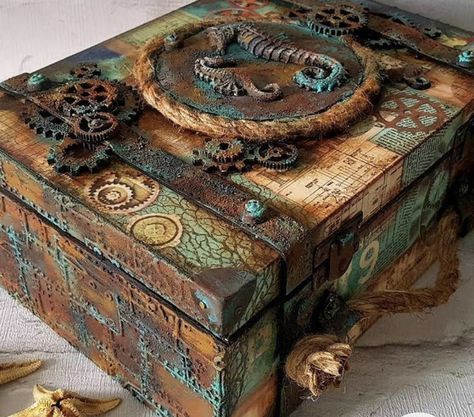 Mixed Media Boxes, Mixed Media Stencils, Sand Crafts, Decoupage Box, Steampunk Diy, Altered Boxes, Decoupage Vintage, Style Box, Diy Crafts To Do