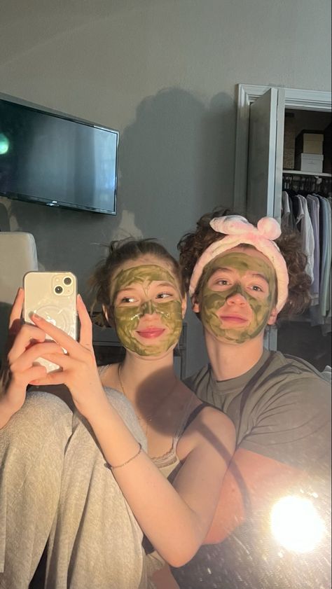 Couples Face Masks Aesthetic, Couples Face Masks Pictures, Couple Face Masks, Aesthetic Clean Girl, Goals Aesthetic, Face Mask Aesthetic, Goals Couple, Mask Aesthetic, Aesthetic Clean