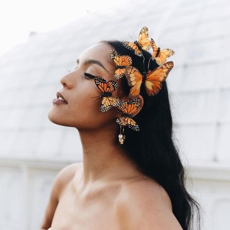 Hair With Butterflies, Butterflies Photoshoot, Butterfly Photoshoot, Makeup Costume Ideas, Butterfly Crown, Butterfly Project, You Give Me Butterflies, Self Portrait Ideas, Give Me Butterflies