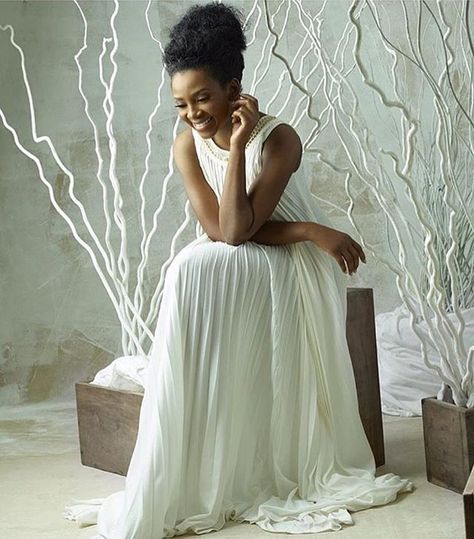 Just because we love @genevievennaji and it's her #Birthday ❤️ image via @kamdora #StyleMeAfrica Genevieve Nnaji, Bella Naija Weddings, Classy Dress Outfits, Photography Poses Women, Couple Photography Poses, African Wedding, African Beauty, Glitz And Glam, Celebrity Look