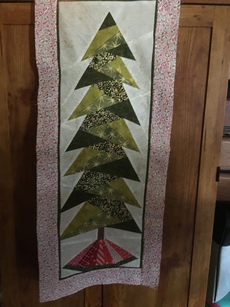 paper pieced pattern by CINDI EDGERTON Paper Piecing Patterns, Holiday Tree, Quilting Projects, Quilting, Christmas Tree, Christmas, Pattern, Home Decor, Home Décor