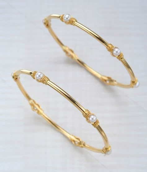 Gold Bangles For Women, Gold Bangle Set, Bangles Design, Gold Bride Jewelry, Bangles Jewelry Designs, Gold Fashion Necklace, Gold Jewelry Simple, Gold Bangles Design, Bridal Gold Jewellery Designs