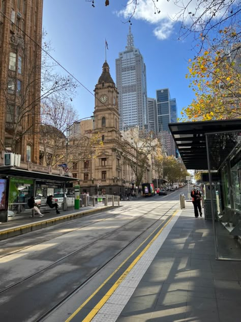 Surprisingly sunny winter kickoff scenery. Melbourne Places To Visit, Life In Australia Aesthetic, Melbourne City Aesthetic, Melbourne Australia Aesthetic, Brisbane Aesthetic, Winter In Melbourne, Melbourne Australia City, Melbourne Aesthetic, Melbourne Life