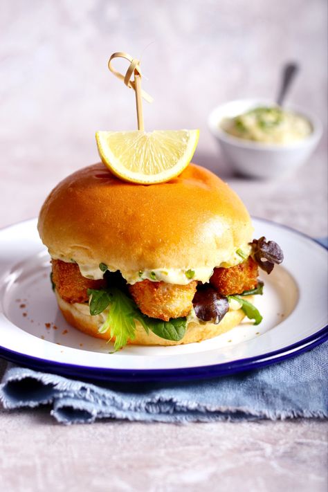 Fishfinger Sandwich, Homemade Fish Sandwich, Crispy Fish Sandwich, Cod Burgers Fish Sandwich, Posh Fish Finger Sandwich, Homemade Fish Fingers, Food Van, Fish Finger, Sandwich Ingredients