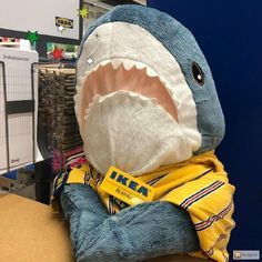 blåhaj in an ikea suit, sitting with its hands on a table Stuffed Shark, Ikea Shark, Shark Wallpaper, Shark Pictures, Shark Plush, Sharks Funny, Shark Art, Cute Shark, Silly Cats Pictures