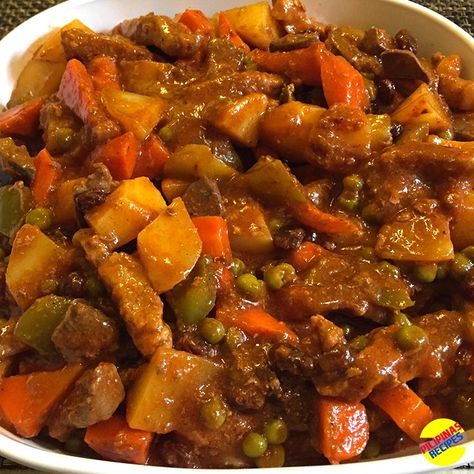 Pork Afritada Recipe is one’s family favorite. It is inspired by Spanish dish and now a popular here in the Philippines which can be cooked slowly. Beef Menudo Recipe, Pork Afritada Recipe, Pork Afritada, Pilipino Food Recipe, Filipino Pork Recipes, Menudo Recipe, Pork Sisig, Pork Liver, Pinoy Recipe