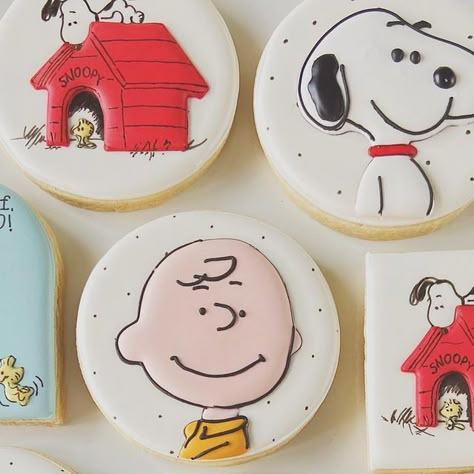 Snoopy Cookies, Peanuts Party, Cookies Ideas, Cupcake Wars, Custom Cookie, Cookies For Kids, Cookie Inspiration, Snoopy Christmas, Peanuts Gang