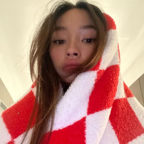 Girl Aesthetic Pfp, Holly Lim, Chr Yj, Star Struck, Cute Themes, Make Up Inspo, Western Girl, Aesthetic Pfp, Girl Icons