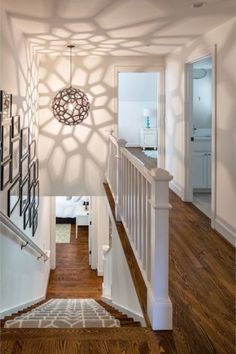 Lighting At Staircase, Stair Hallway Lighting, Light Above Stairs, Stair Lighting Pendant, Stairs Lights, Lighting Stairs, Staircase Pendant Lighting, Landing Decor, Staircase Lighting Ideas