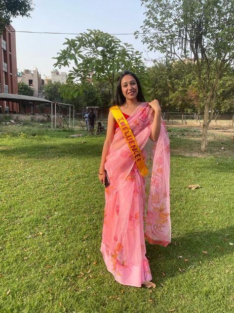 Organza🌸 #trending -  #Organza #Trending Teachers Day Saree Ideas, Girly Sarees For Farewell, Saree For Girls Farewell School, 12th Farewell Sarees, Farewell Sarees Colleges Chiffon, Saree For Freshers Party In College, Farewell Sarees School Ideas, Girly Saree, Saree Ideas For Farewell In School