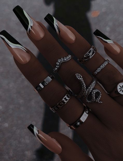 Design Nails 2022, Nails 2022 Trends Summer, Beyonce Nails, Hope Nails, Classy Black Nails, Fall Nails 2022, Natural Nails Acrylic, Black Toe Nails, Ballerina Nails Designs