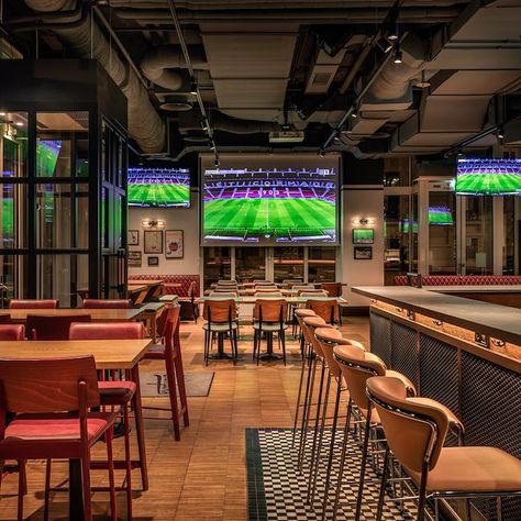 Sport Cafe Design, High End Sports Bar, Sports Pub Interior, Sports Bar Design Ideas, Modern Sports Bar Design, Sports Bar Aesthetic, Sports Bar Interior Design, Sports Bar Ideas, Sports Bar Interior