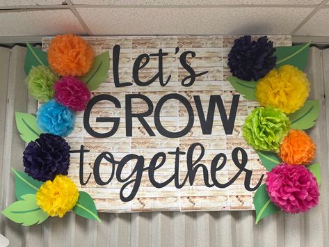 Back To School Bulletin Boards Flowers, Flower Pot Bulletin Board Ideas, Back To School Flower Bulletin Boards, Garden Theme School Hallway, Bloom Themed Classroom, Growth Party Theme, Flower Back To School Bulletin Board, When We Learn We Grow Classroom Door, Bulletin Board Ideas With Flowers