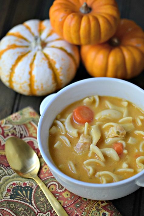 This pumpkin soup recipe is like no other you've tried. Pump up your chicken noodle soup by adding pumpkin, cream and cheddar cheese It takes less than 10 minutes to make for the perfect fall dinner! Pumpkin Noodles, Pumpkin Chicken, Chicken Pumpkin, Chowder Soup, Pumpkin Soup Recipe, Hearty Chicken, Salad Sauce, Fast Easy Meals, Favorite Chicken