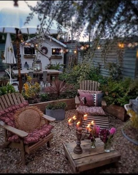 (20+) Boho Chic Living and All | Facebook Summer Porch Decor, Backyard Inspiration, Backyard Retreat, Outdoor Decor Backyard, Dream Backyard, Backyard Projects, Courtyard Garden, Backyard Patio Designs, Back Garden