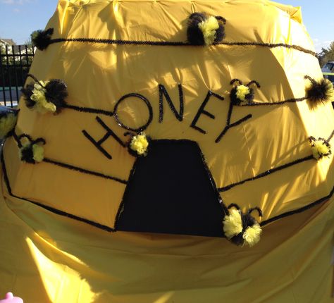 Bee Hive for Trunk or Treat Bee Parade Float Ideas, Honey Trunk Or Treat, Bee Hive Trunk Or Treat Ideas, Bee Themed Trunk Or Treat, Beehive Trunk Or Treat, Bee Trunk Or Treat Ideas, Bee Hive Trunk Or Treat, Bee Trunk Or Treat, Festival Wagon