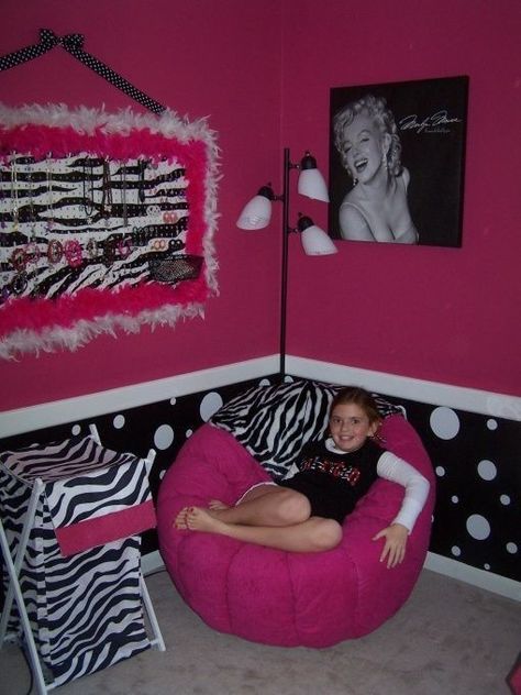 Pink Zebra Rooms, 2000s Room, Zebra Bedroom, Zebra Room, Crystal Room, Paint Inspiration, Birthday Wish, Girly Room, Jewelry Hanger