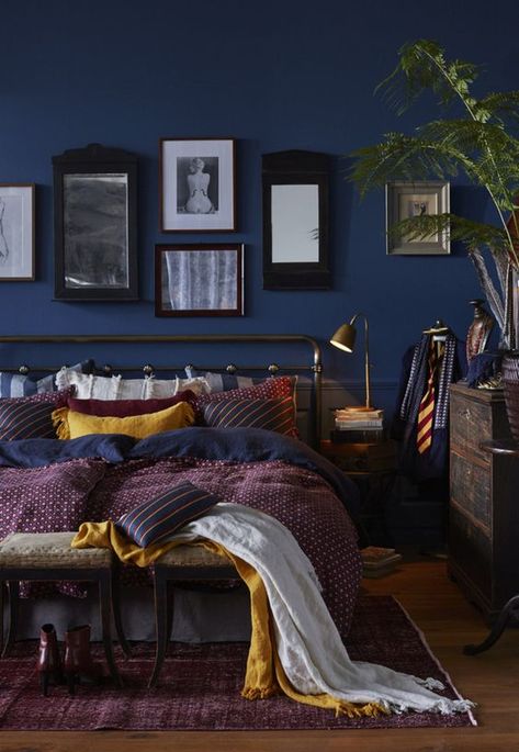 8 Dreamy dark bedrooms you will love for the cold season Dark Blue Bedrooms, Dark Bedroom, Trendy Bedroom, Blue Rooms, Bedroom Paint, Blue Bedroom, Modern Bed, Dream Decor, Blue Walls