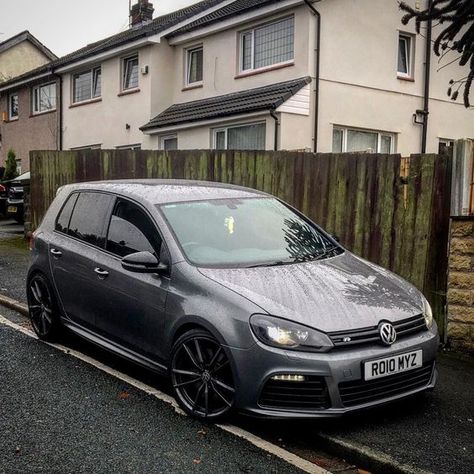 VW Golf R Mk6 Instagram photo by @suly_rs3 Bmw Golf, Vw Golf Tdi, Golf Tdi, Mk6 Golf, Polo Car, Vw Ideas, Mk6 Gti, Volkswagen Up, Jetta Mk5