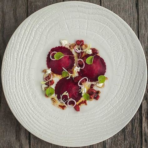 Beetroot Ravioli, Twice Cooked Pork, Gourmet Food Plating, Table D Hote, Ravioli Recipe, Goats Cheese, Food Tech, Fine Dining Recipes, Western Food