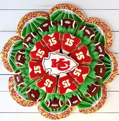 Football Sugar Cookies, Super Bowl Cookies, Fall Decorated Cookies, Football Cookies, Wreath Cookies, Cookie Platter, Sugar Cookie Royal Icing, One Smart Cookie, Iced Sugar Cookies