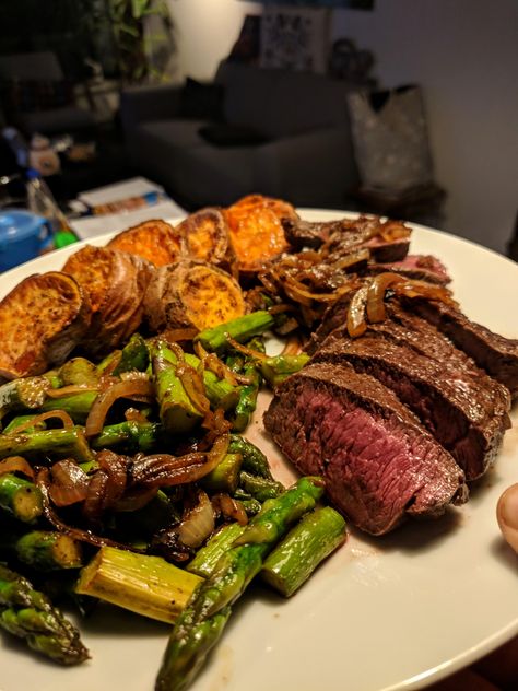 [Homemade] horse steaks with asparagus and sweet potatoes. Thoughts on horse meat? Horse Meat Recipes, Meat Marinade Recipes, Best Meat Dishes, Slow Cooker Meat, Eggs Dinner, Horse Meat, Meat Restaurant, Game Meat, Meat Shop